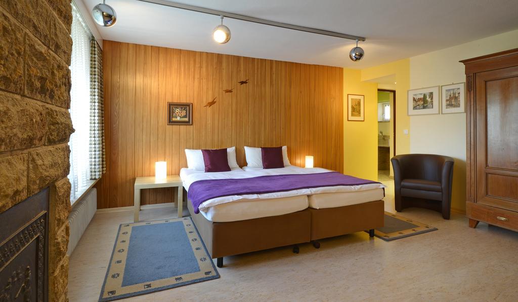 Landhotel Schwarzes Ross Steinsfeld Стая снимка