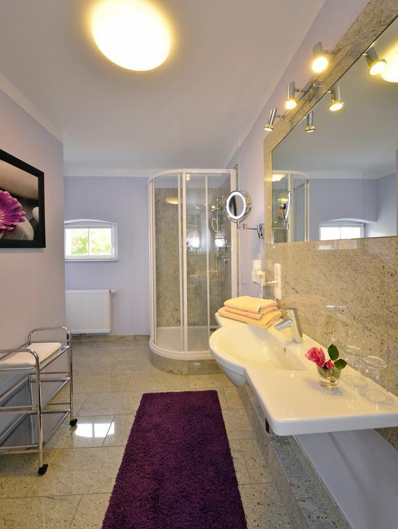 Landhotel Schwarzes Ross Steinsfeld Стая снимка