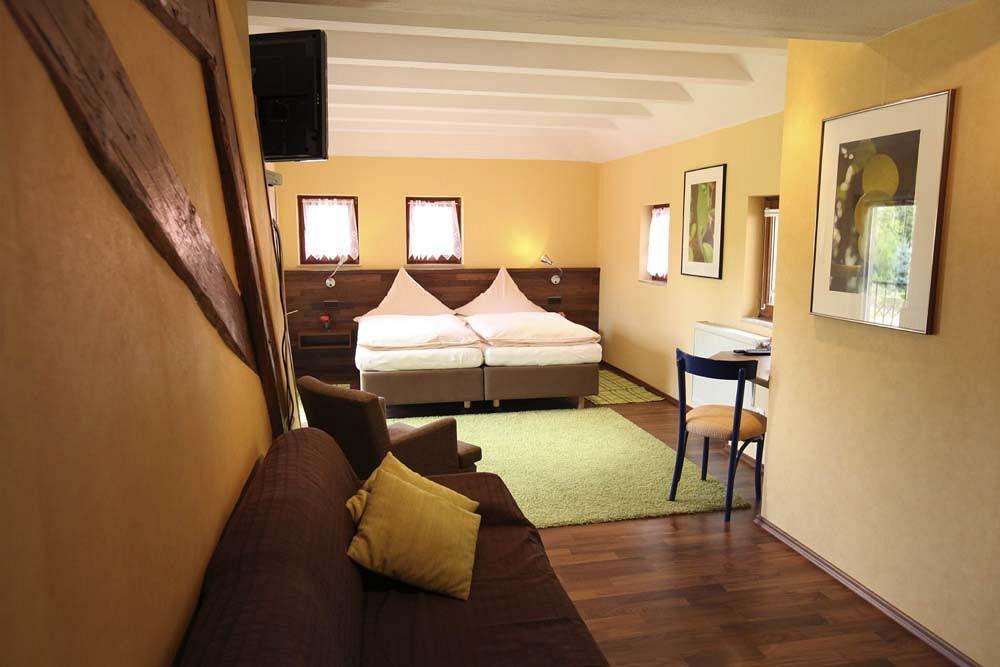 Landhotel Schwarzes Ross Steinsfeld Екстериор снимка